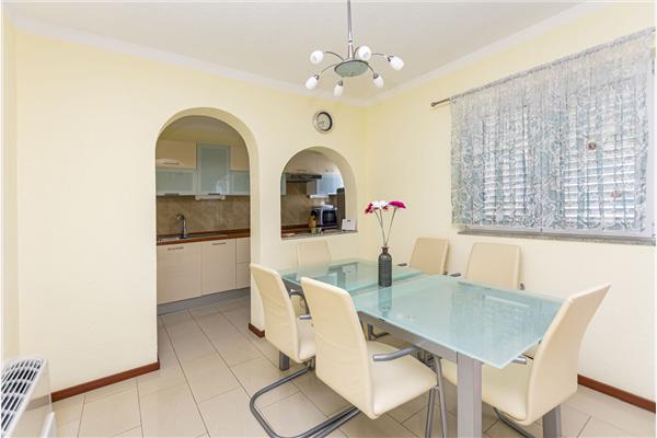 House K1, for 12 persons