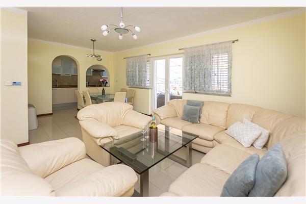 House K1, for 12 persons