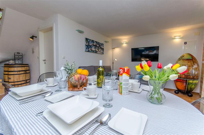 House K1, for 8 persons