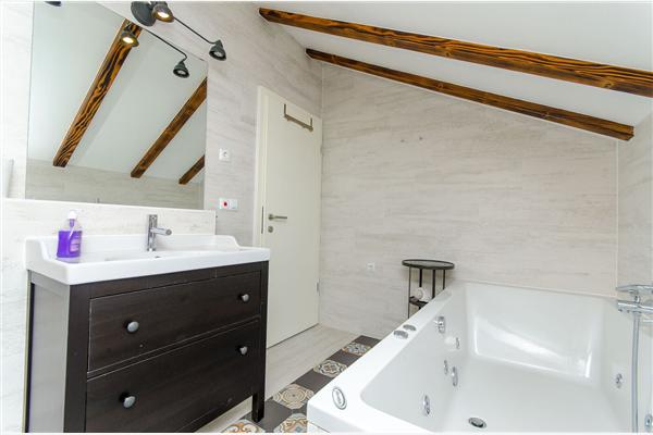 House K1, for 8 persons