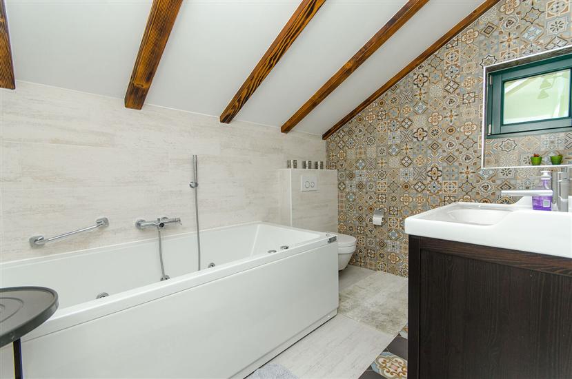 House K1, for 8 persons