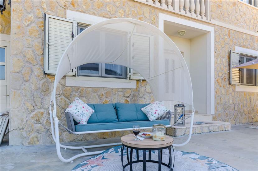 Apartment A1, for 5 persons