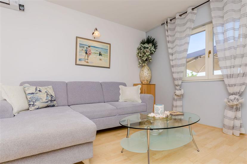 Apartment A1, for 5 persons