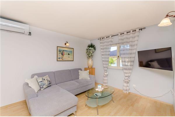 Apartment A1, for 5 persons