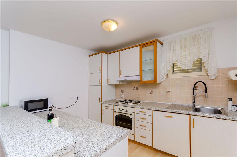 Apartment A1, for 5 persons