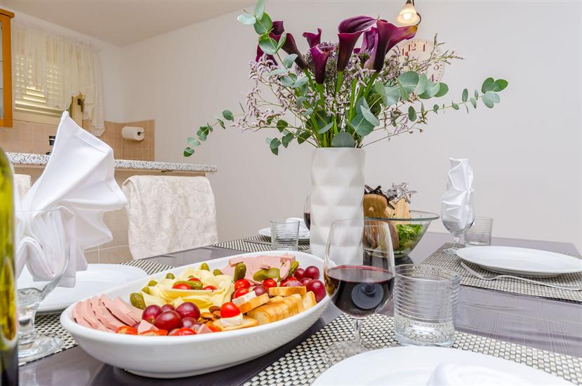 Apartment A1, for 5 persons