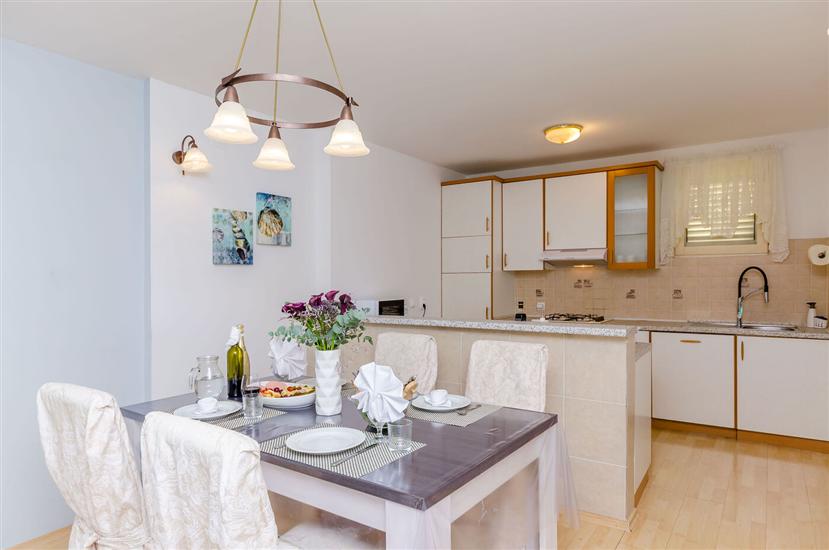 Apartment A1, for 5 persons