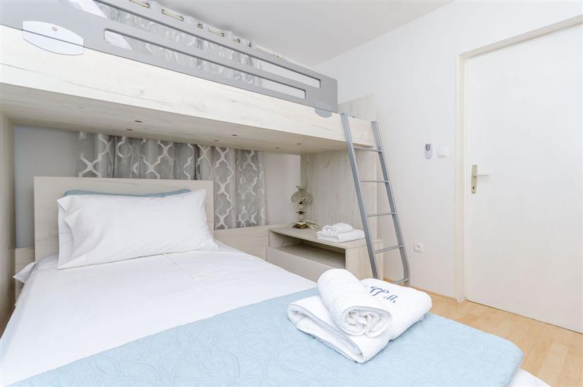 Apartment A1, for 5 persons