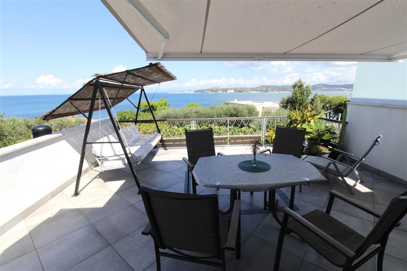 Apartmaj Karmen sa pogledom na more