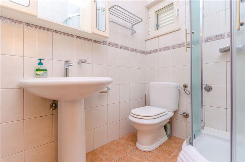 Apartment A2, for 5 persons