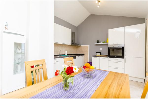 Apartment A1, for 5 persons