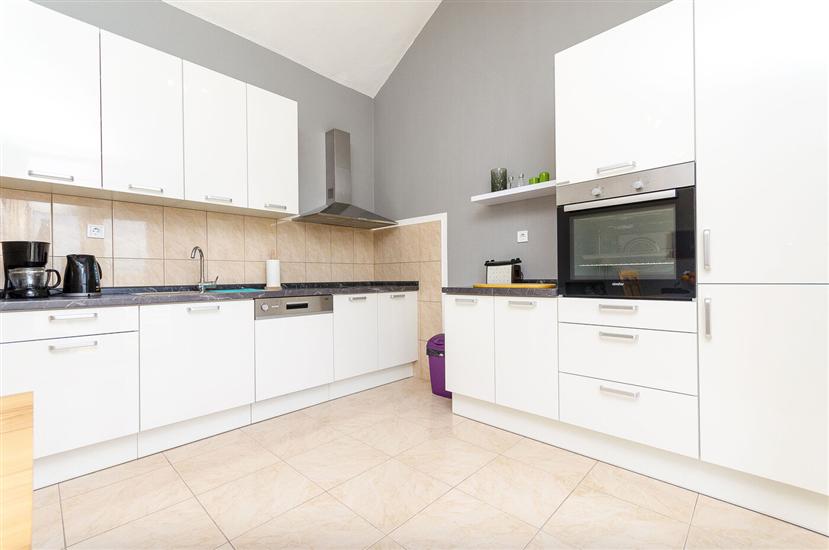 Apartment A1, for 5 persons