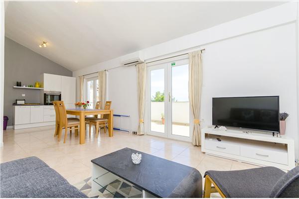 Apartment A1, for 5 persons