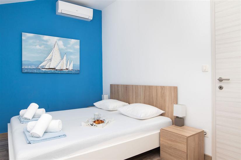 Apartment A1, for 5 persons