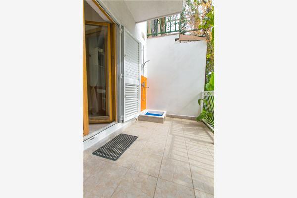 Apartment A1, for 6 persons