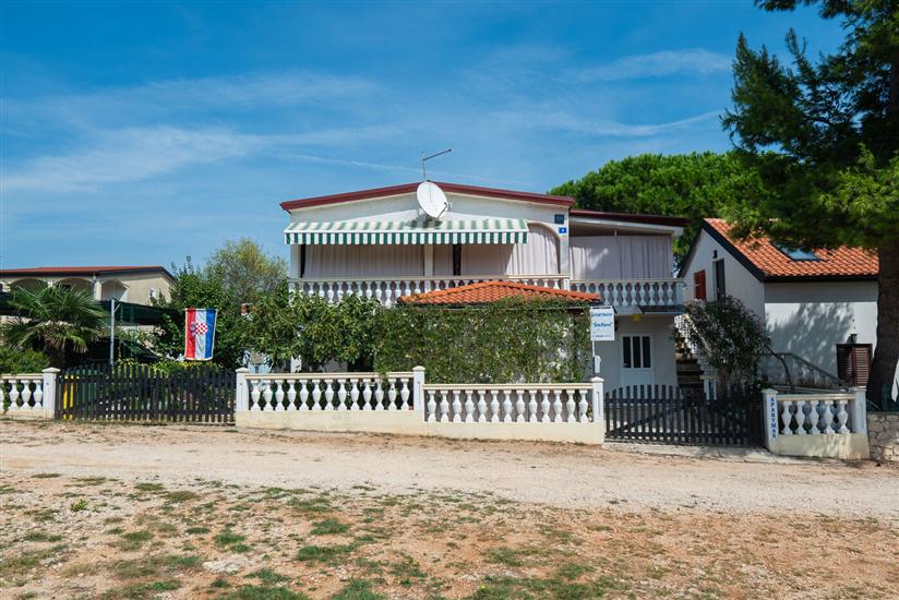 Apartments Štefani