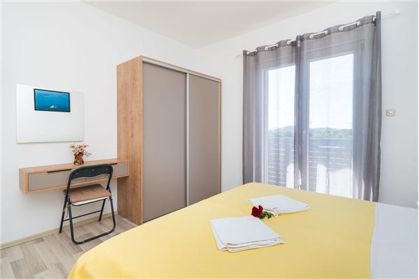 Apartment A1, for 8 persons