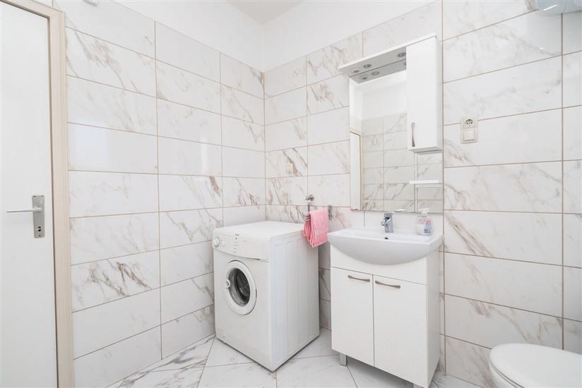 Apartment A1, for 8 persons