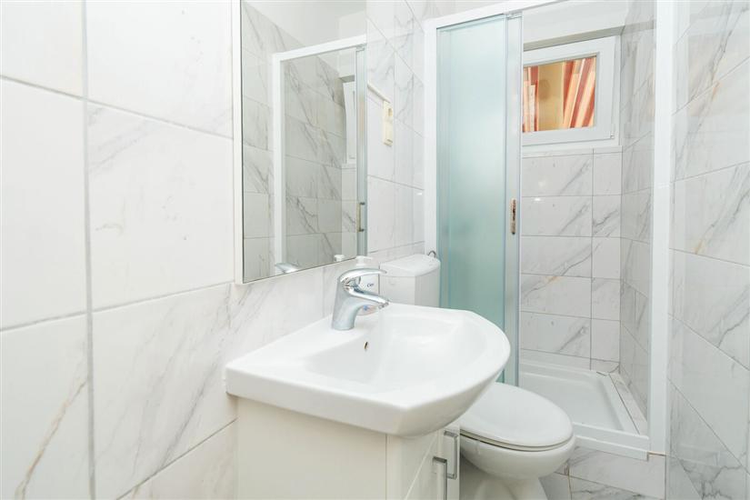 Apartment A1, for 8 persons