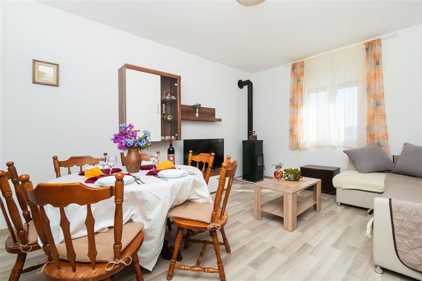 Apartment A1, for 8 persons