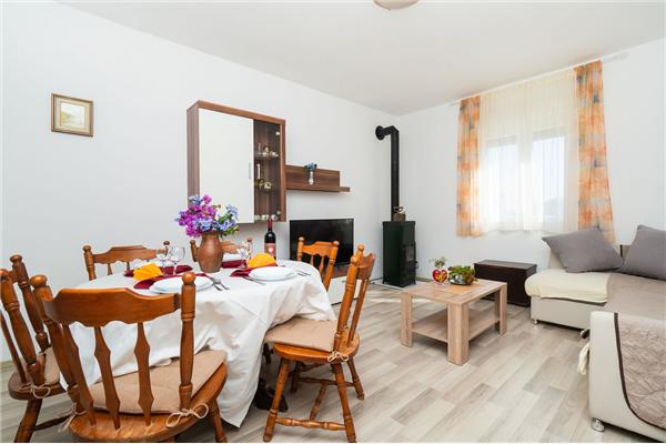 Apartment A1, for 8 persons