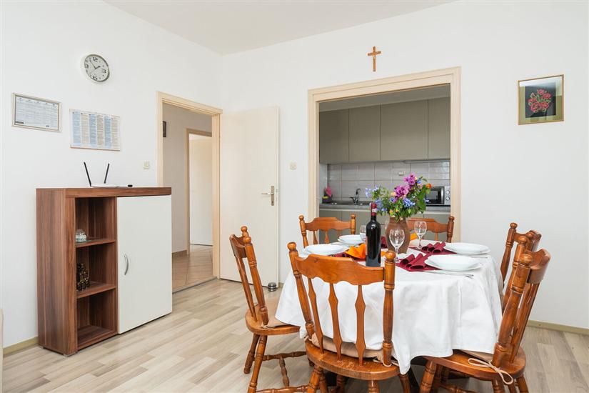 Apartment A1, for 8 persons