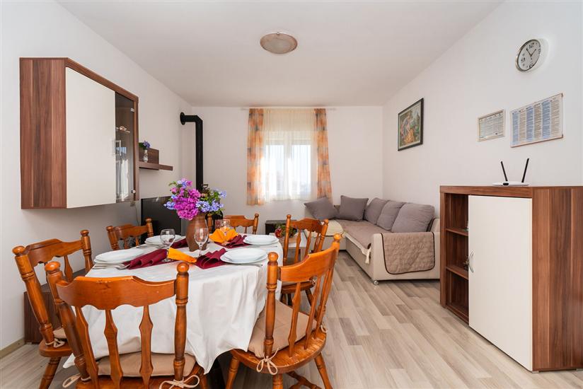 Apartment A1, for 8 persons