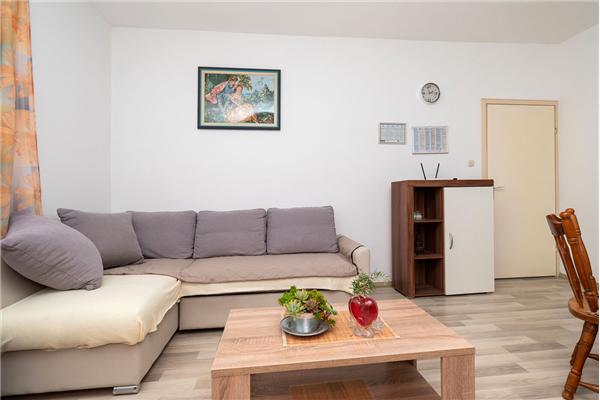 Apartment A1, for 8 persons
