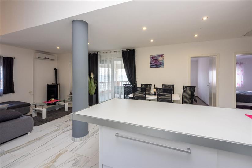 Apartment A3, for 6 persons