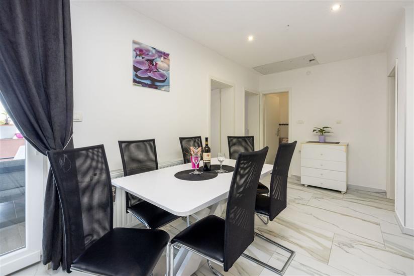 Apartment A3, for 6 persons