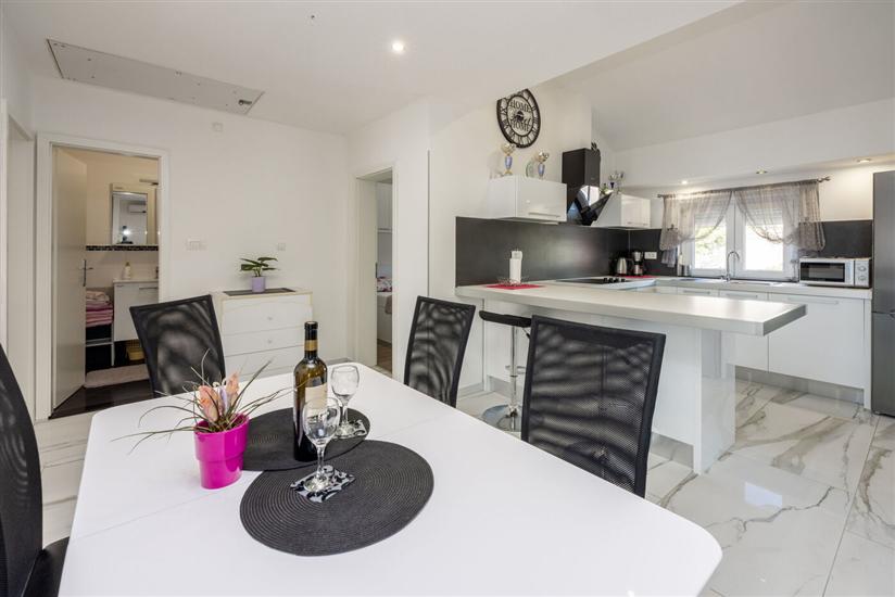 Apartment A3, for 6 persons