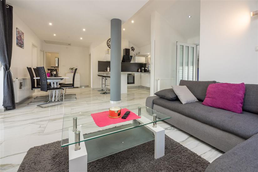 Apartment A3, for 6 persons