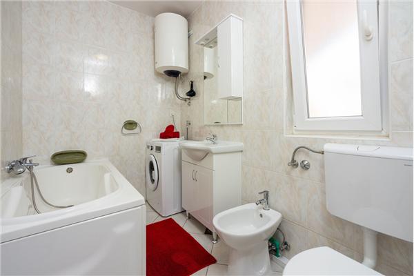 Apartment A1, for 5 persons