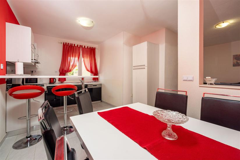 Apartment A1, for 5 persons