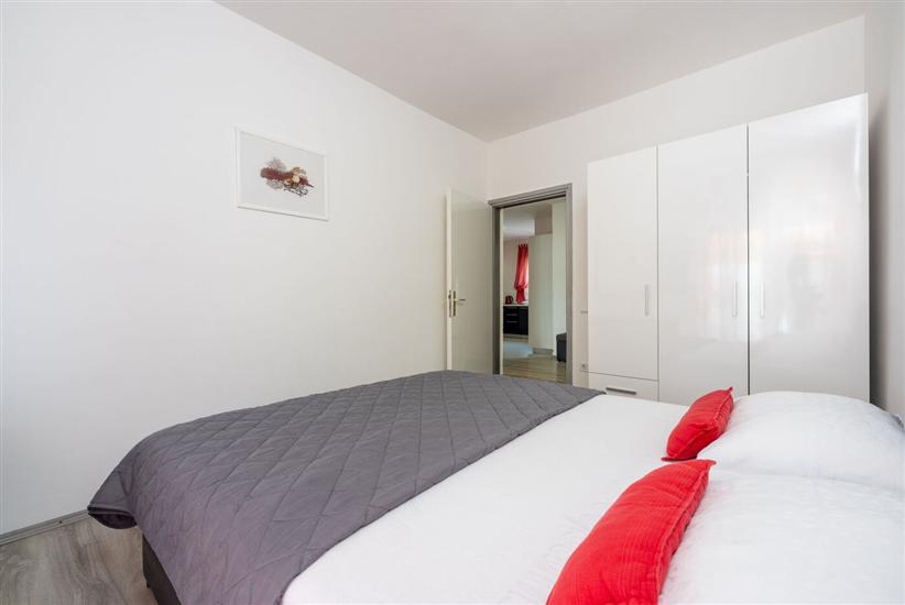 Apartment A1, for 5 persons