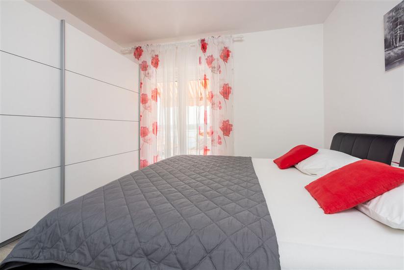 Apartment A1, for 5 persons