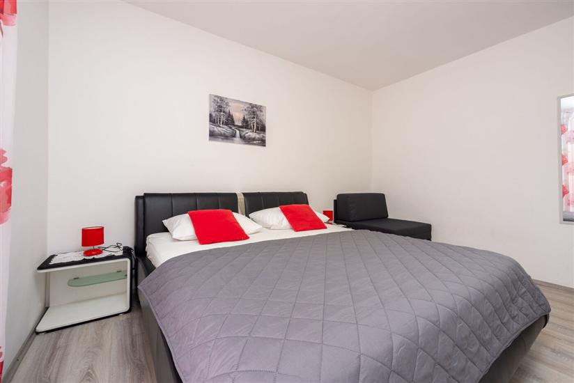 Apartment A1, for 5 persons