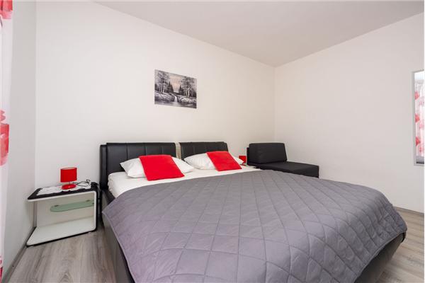 Apartment A1, for 5 persons