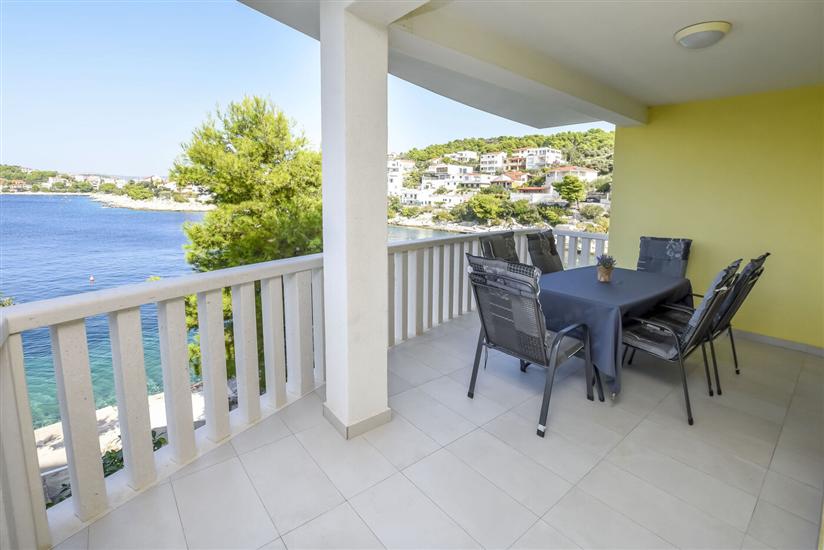 Apartment A3, for 5 persons