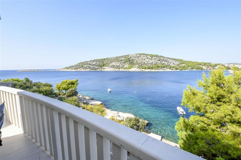 Apartment A5, for 5 persons