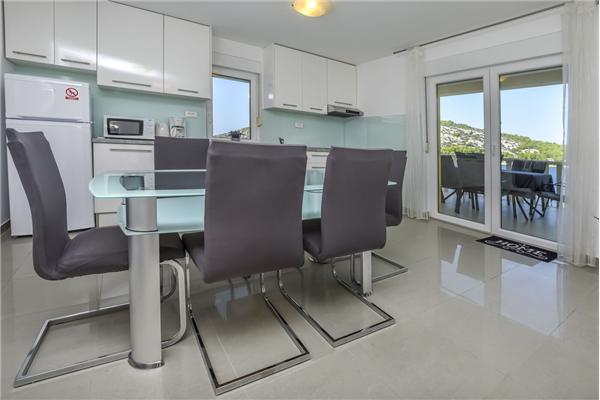 Apartment A5, for 5 persons