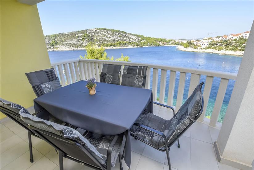 Apartment A6, for 5 persons