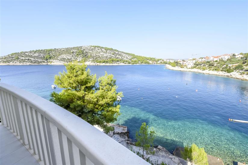 Apartment A6, for 5 persons