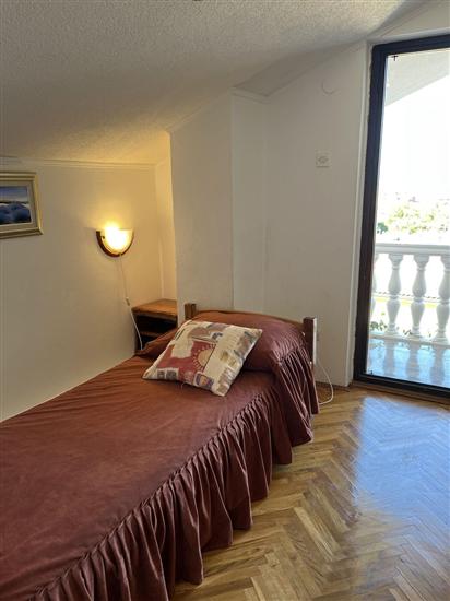 Apartment A6, for 5 persons