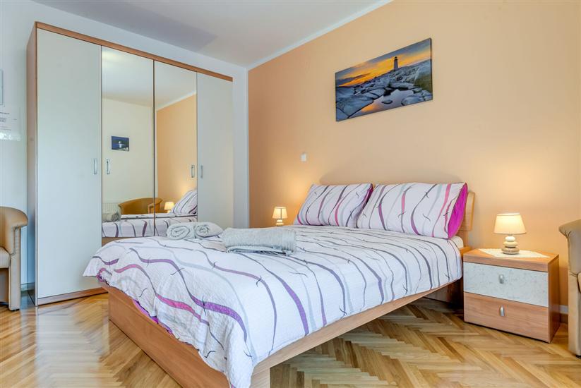 Apartment A2, for 3 persons