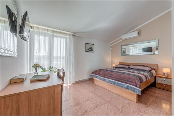 Apartment A3, for 8 persons