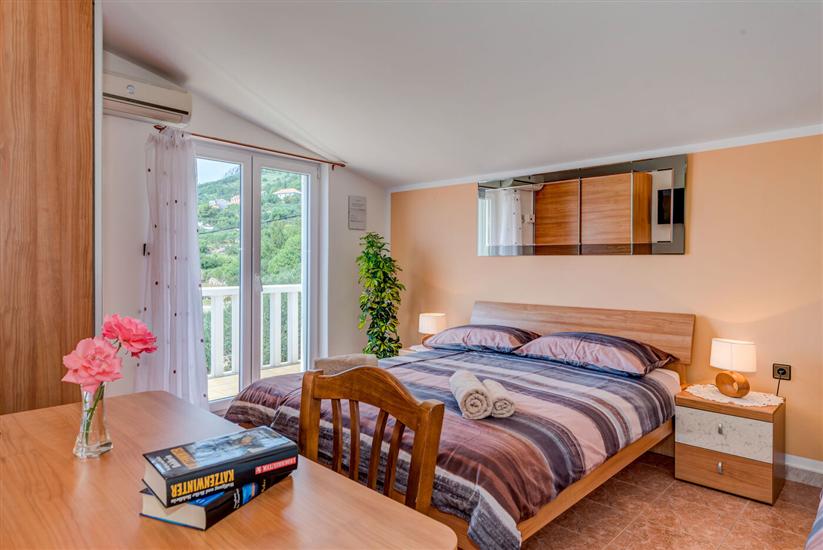 Apartment A3, for 8 persons