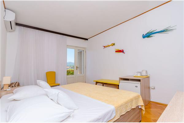 Room S4, for 2 persons