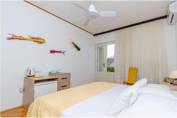 Room S5, for 2 persons