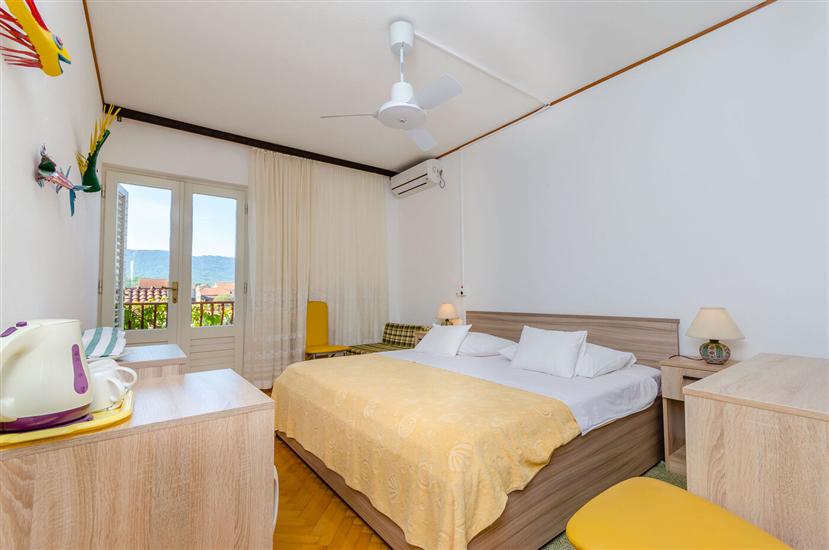 Room S5, for 2 persons